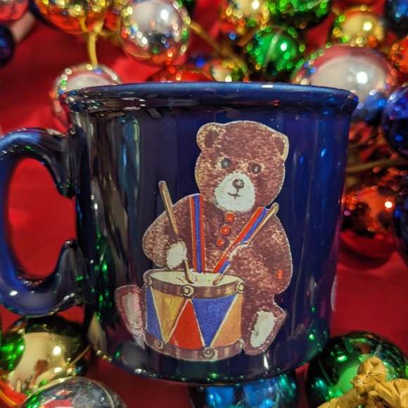 Godiva Chocolatier Cobalt Blue Teddy Bear/Trains/Drum/Present Christmas Mug - Picture 2 of 12
